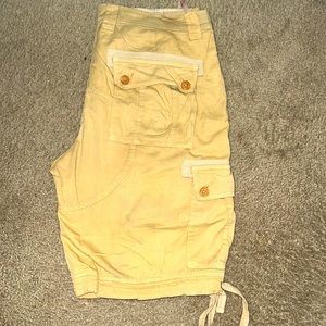AKOO CARGO SHORTS SIZE 36 Rapper T.I Clothing Line